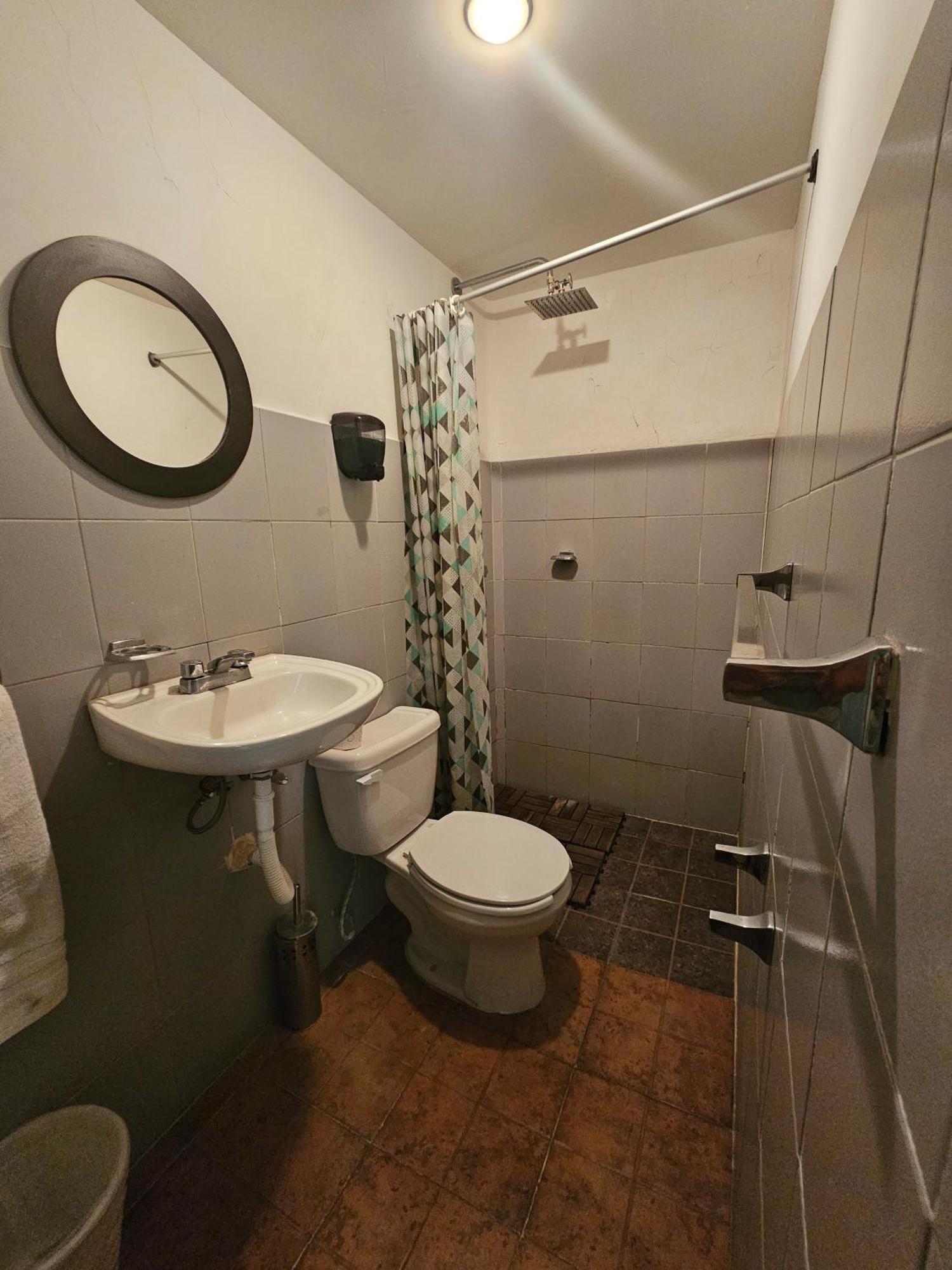Central Downtown 4*