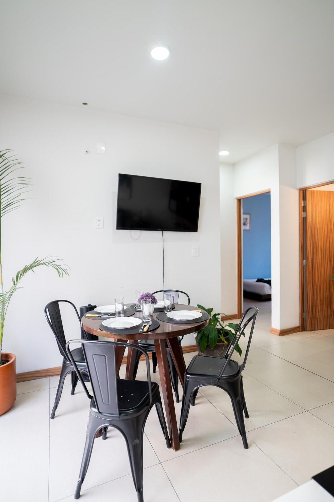 Apartment A 5 Cuadras Del Consulado Comodo Departamento Familiar Con Patio Trasero Guadalajara