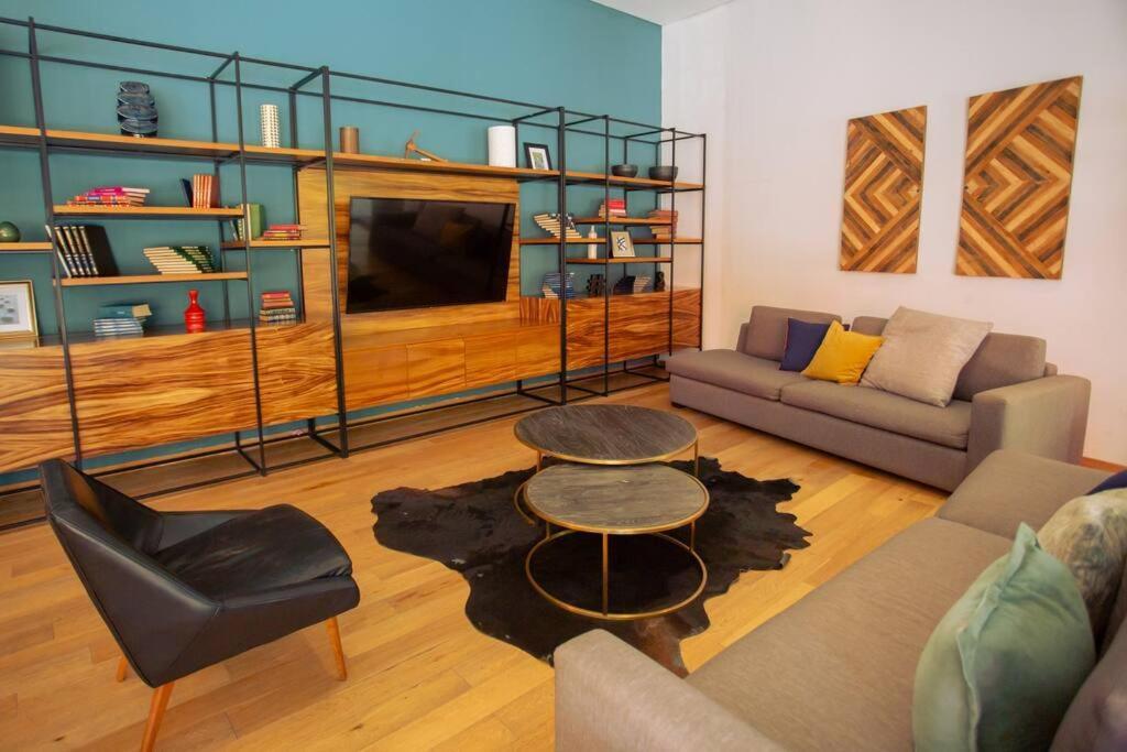 Apartment Spacious 3 Bedroom With Cool Amenities *