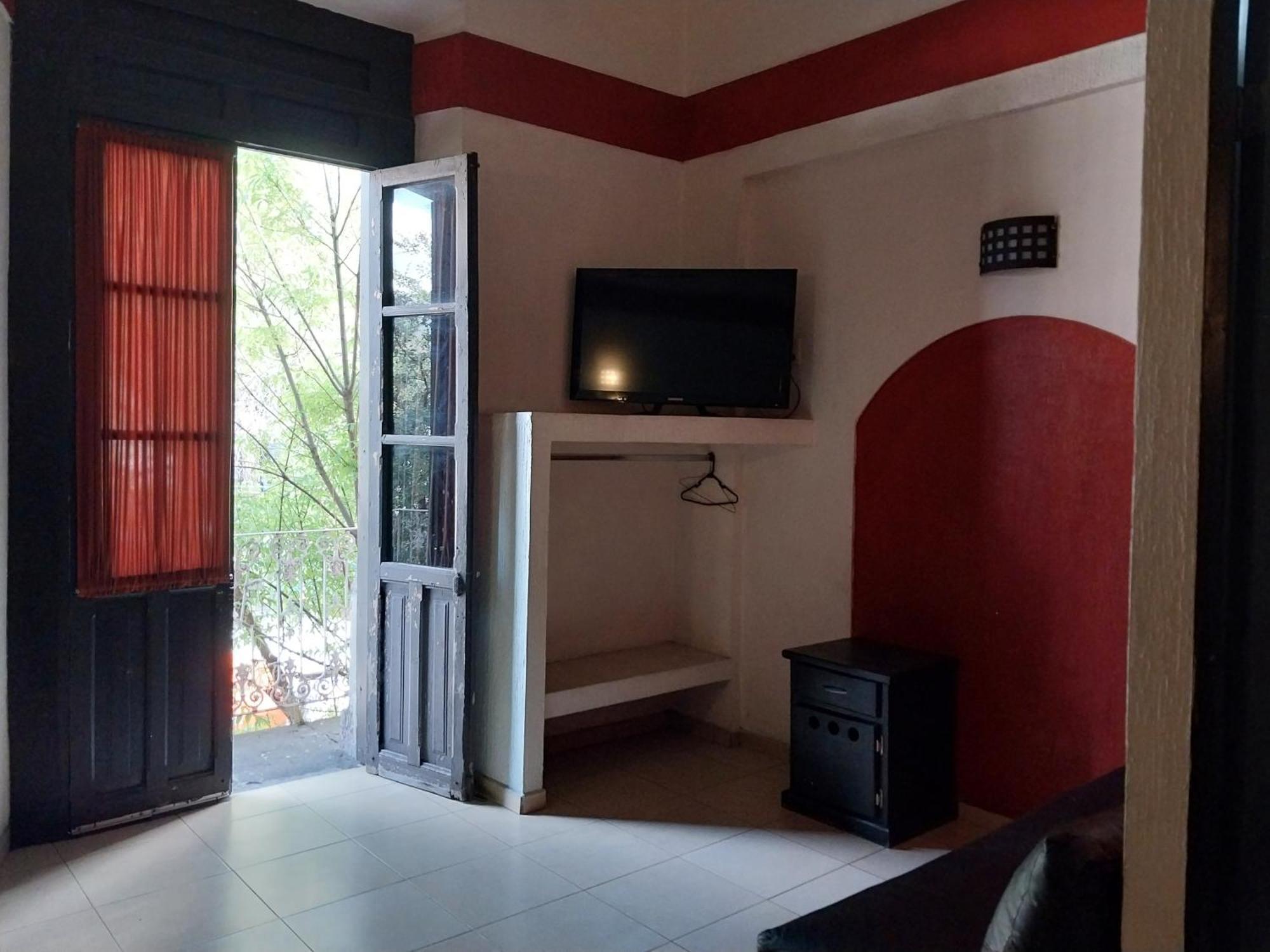 Jorge Alejandro Hotel