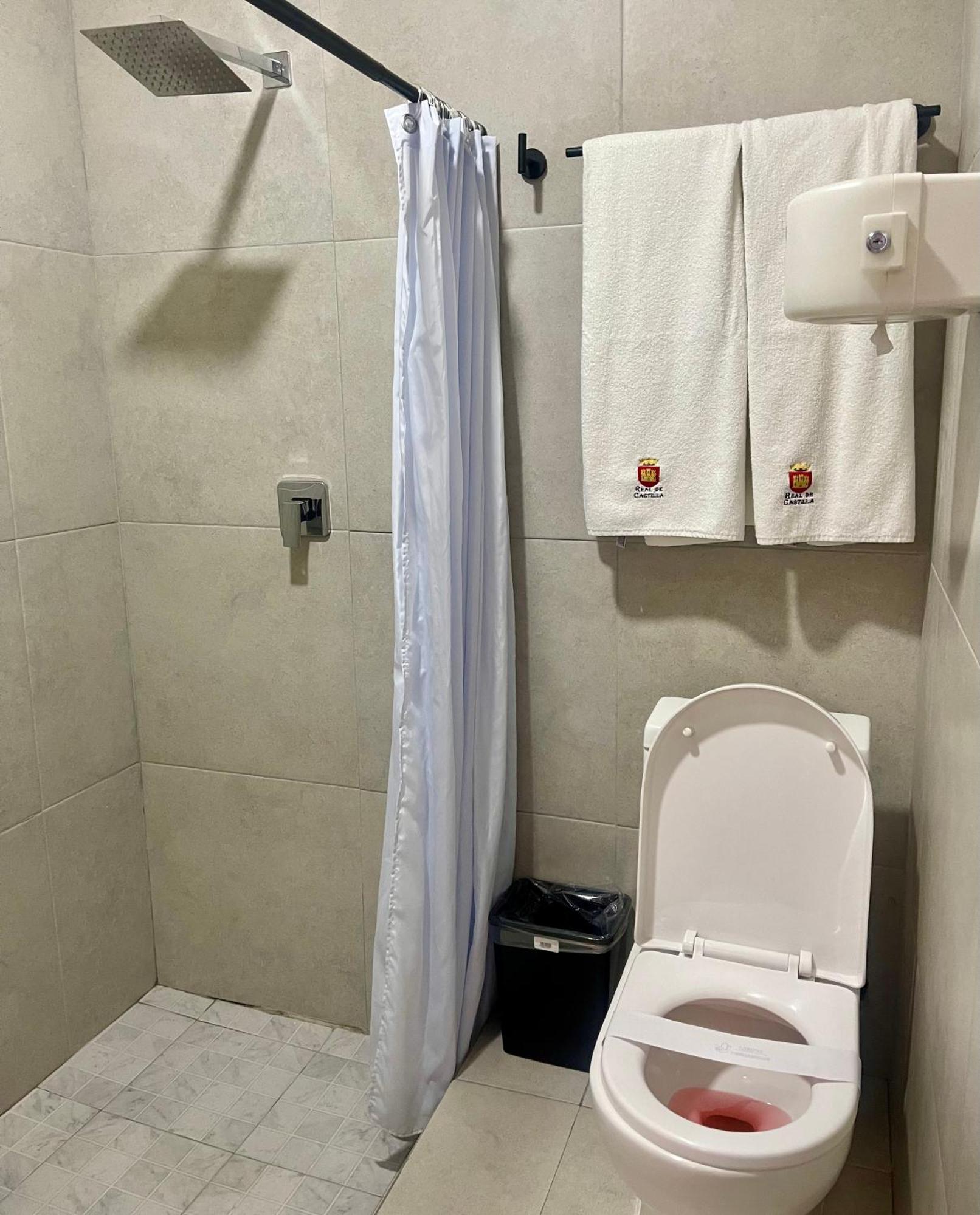 Real De Castilla Nuovo Hotel
