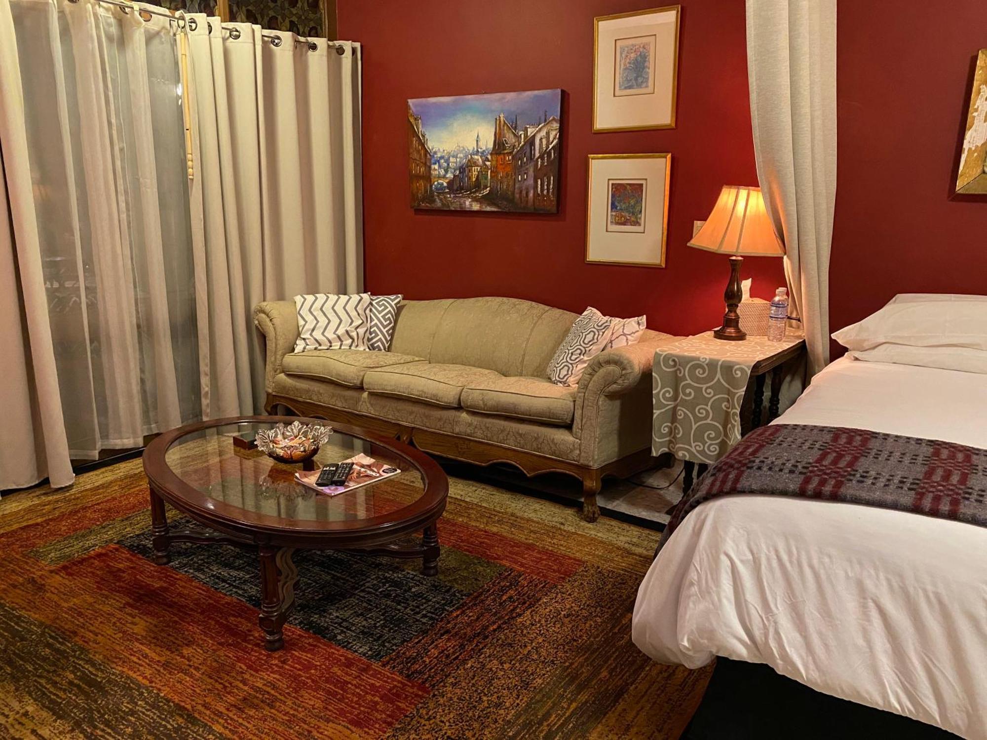 Dickinson Guest House, Guadalajara Expo Guest house 3*