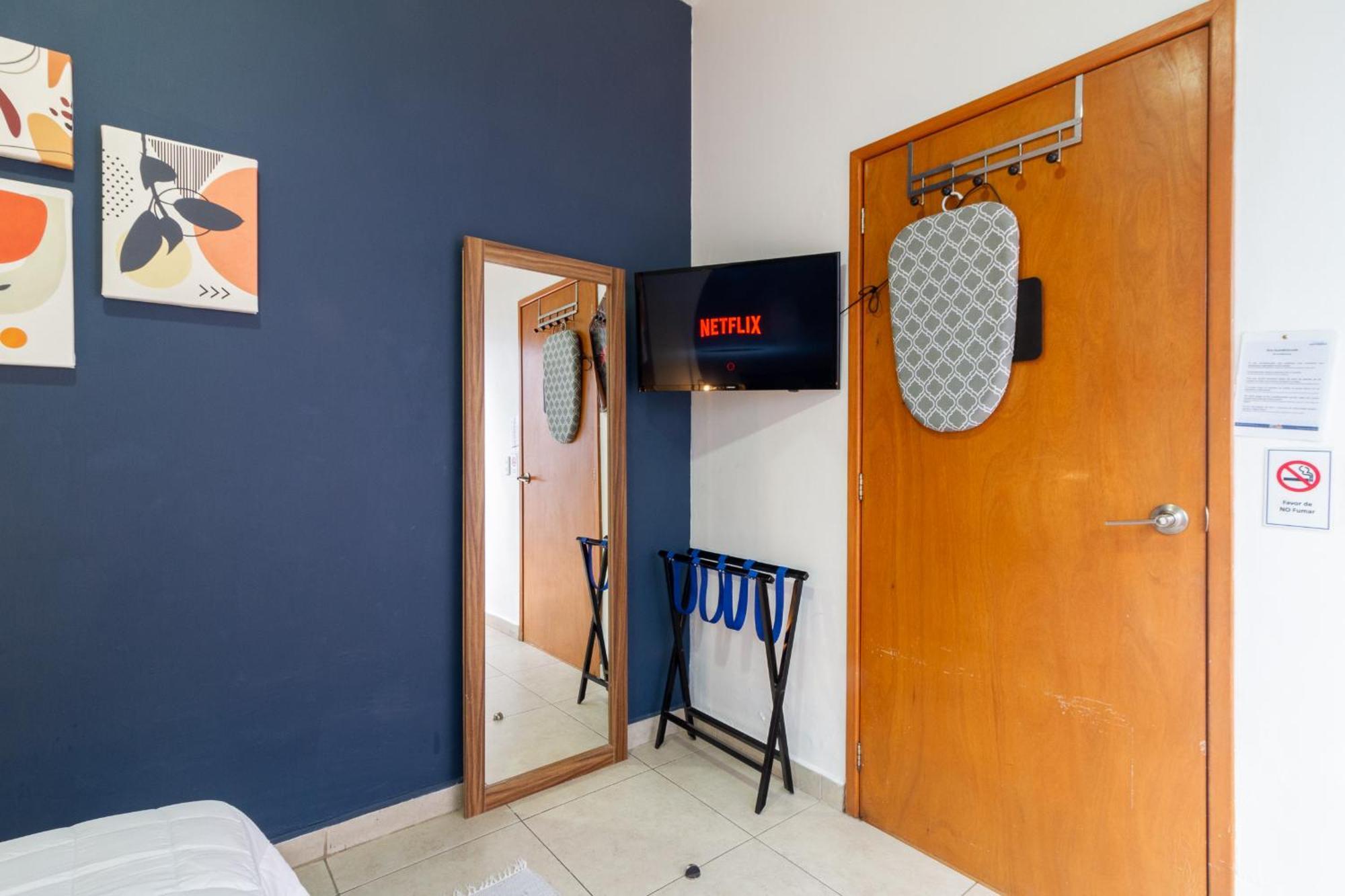 Casa Azul Turquesa Excelente Ubicacion Facturamos
