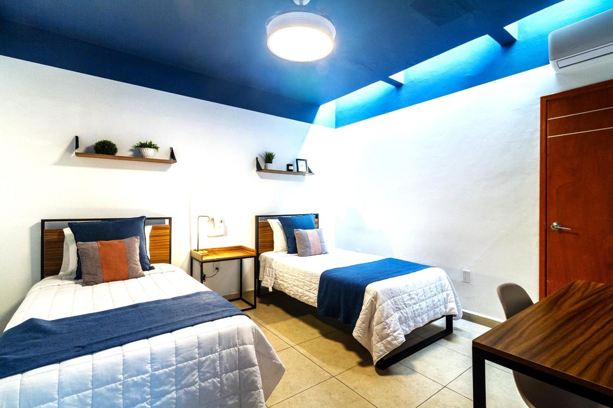 Casa Azul Turquesa Excelente Ubicacion Facturamos * Guadalajara