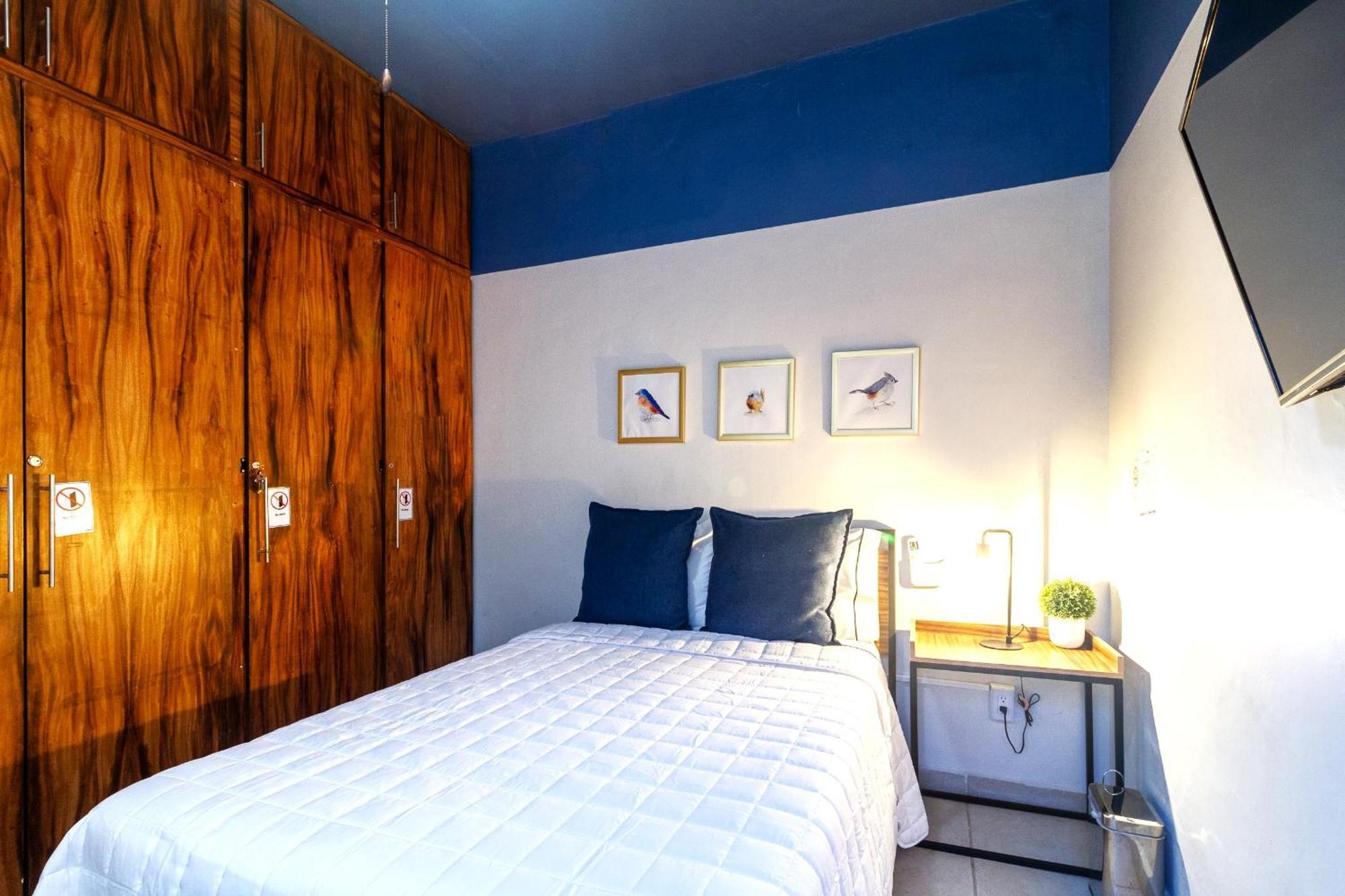 Casa Azul Turquesa Excelente Ubicacion Facturamos *