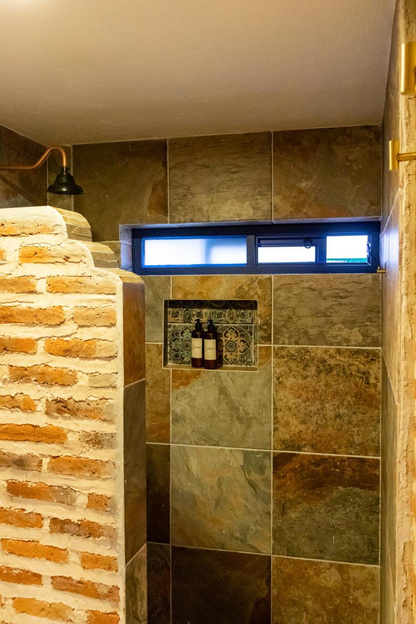 Casa De Hospedaje -La Abadia De San Pedro Guadalajara