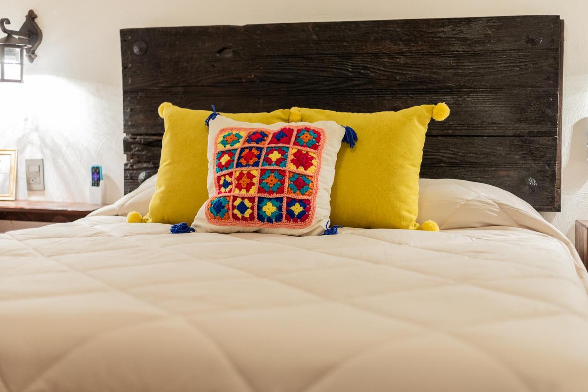Casa De Hospedaje -La Abadia De San Pedro Homestay