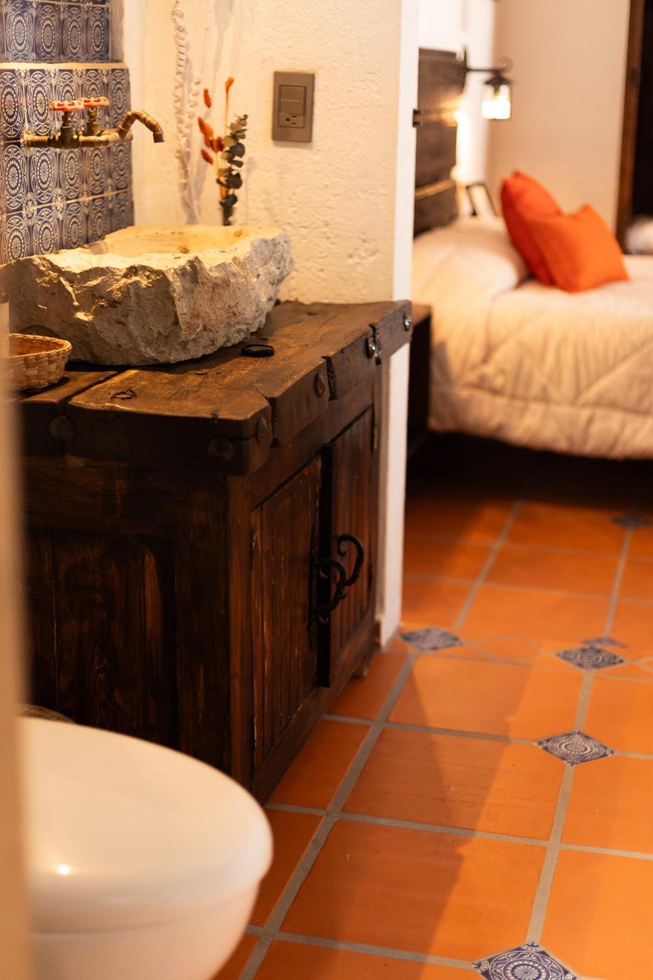 Casa De Hospedaje -La Abadia De San Pedro