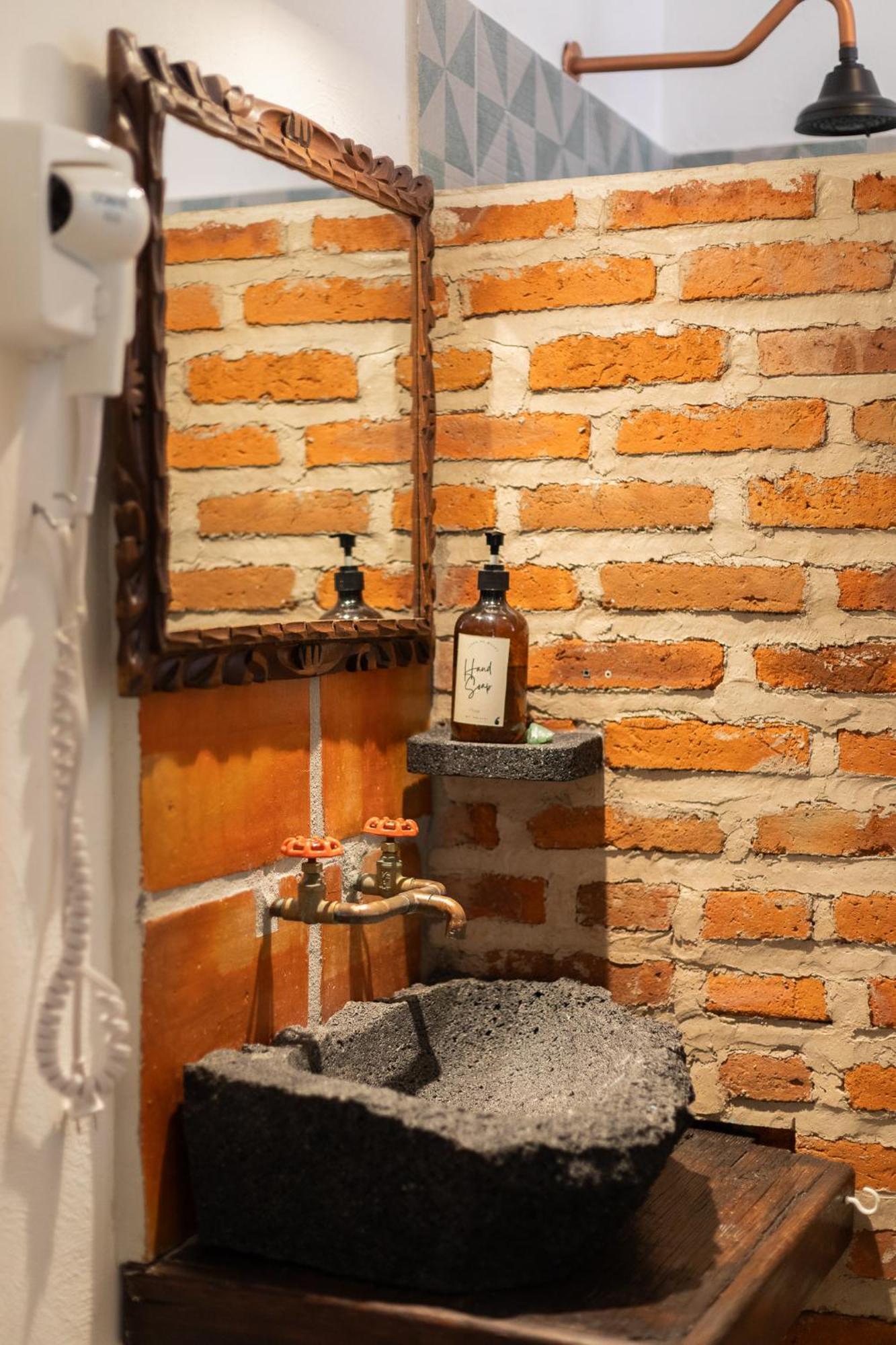 Homestay Casa De Hospedaje -La Abadia De San Pedro Guadalajara
