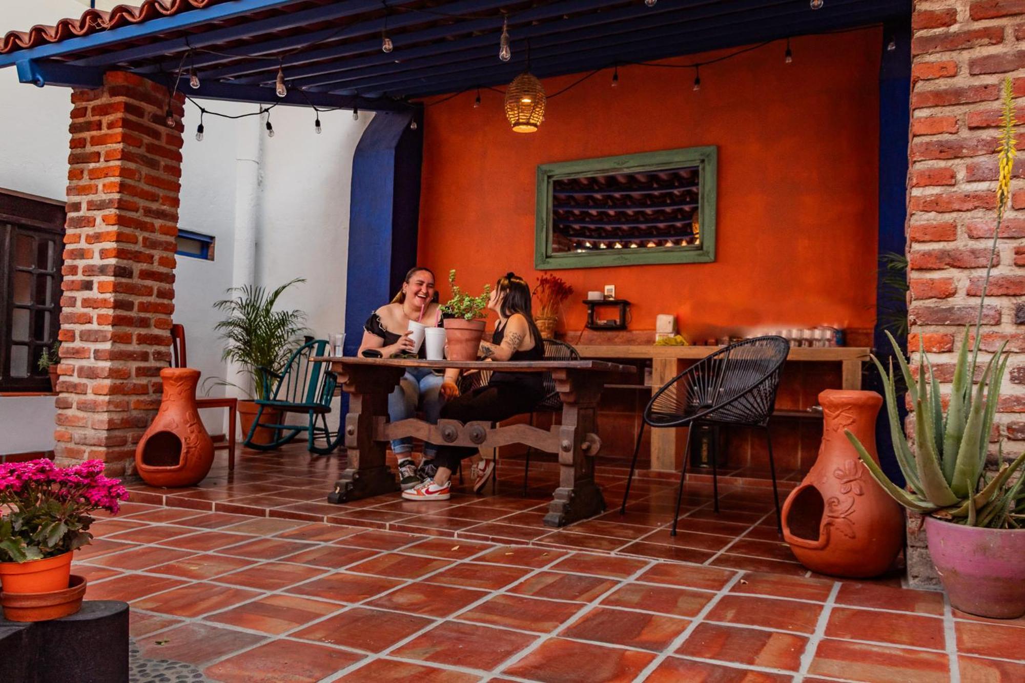 Casa De Hospedaje -La Abadia De San Pedro Homestay Guadalajara