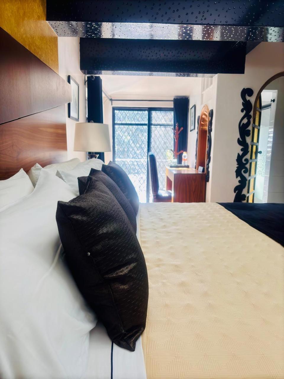 Boutique La Mansion