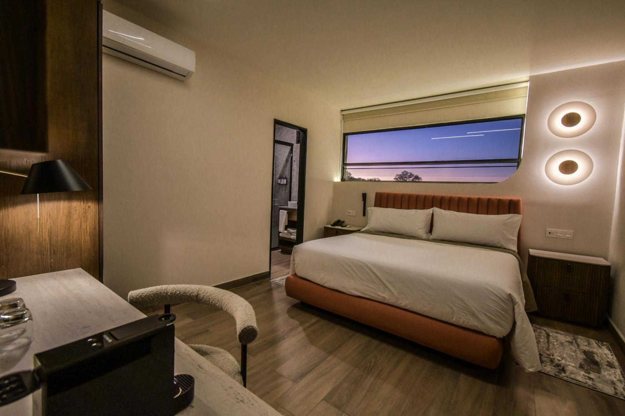 Hotel Expo Satelite 2750 &