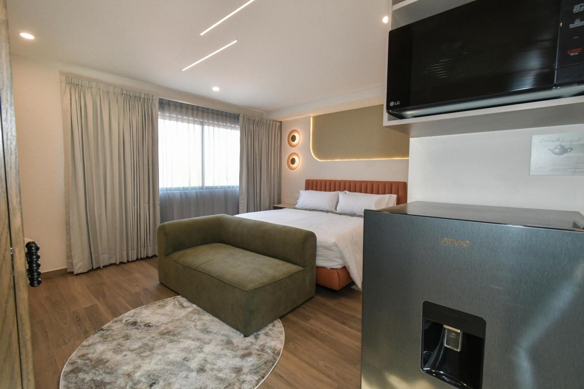 Hotel Expo Satelite 2750 & 4*