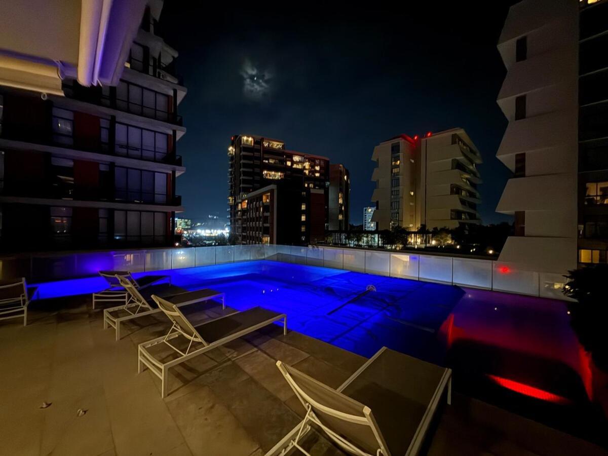 Loft-piscina-gym-ludoteca Apartment
