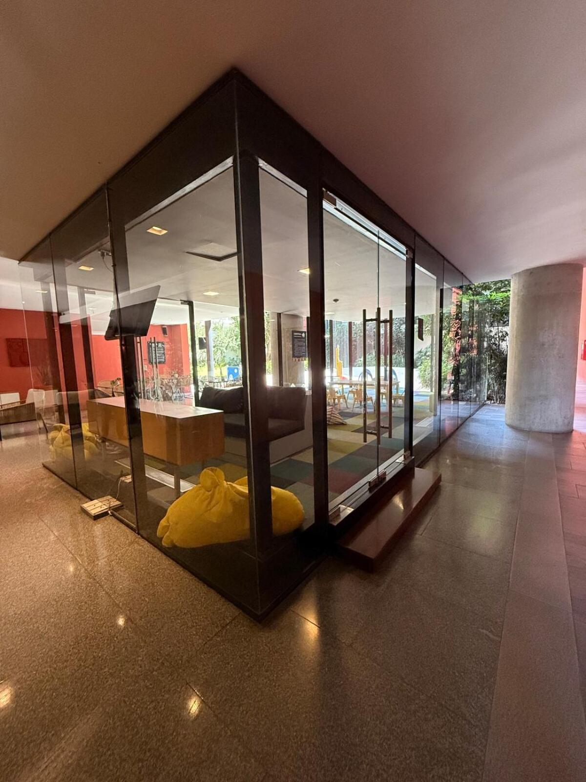 Loft-piscina-gym-ludoteca Apartment