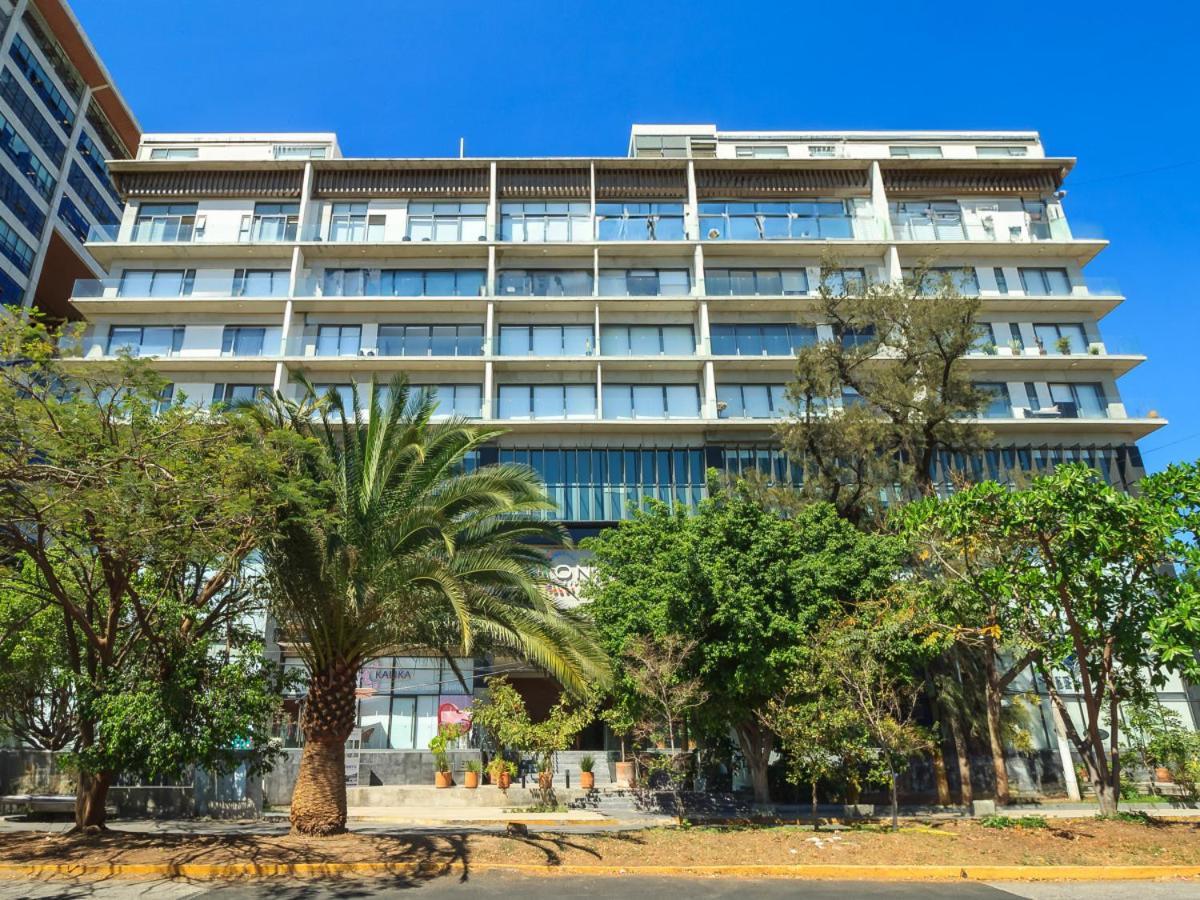 Private With Incredible View & Pool Apartment