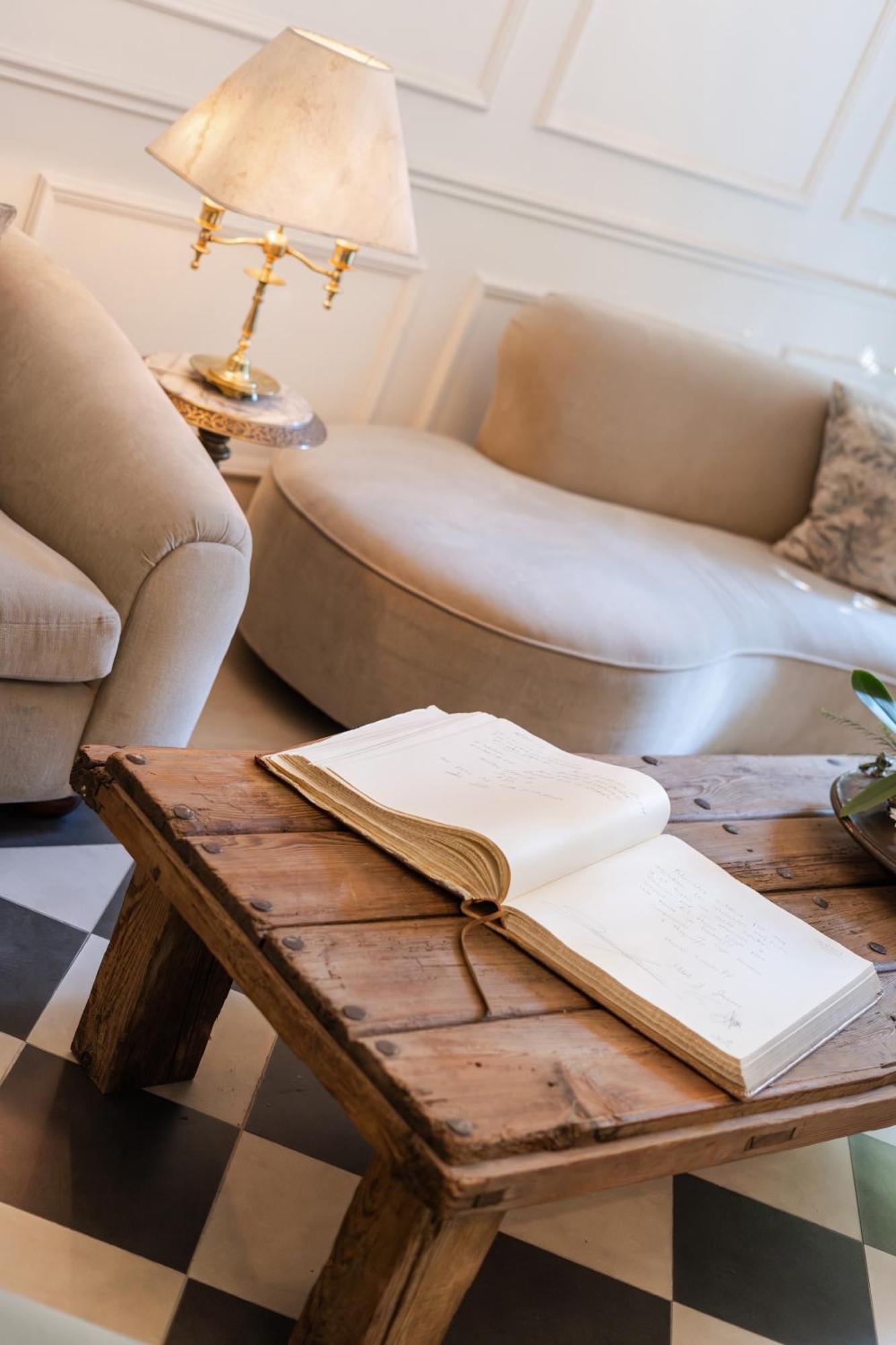Ganz Boutique 4*