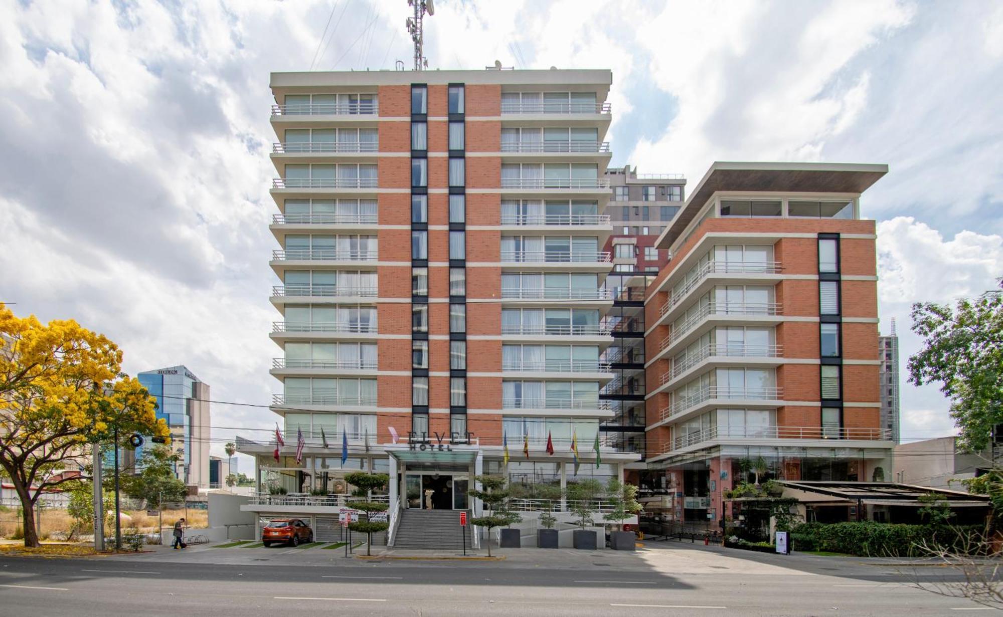 Hotel Velvet Plaza 4*