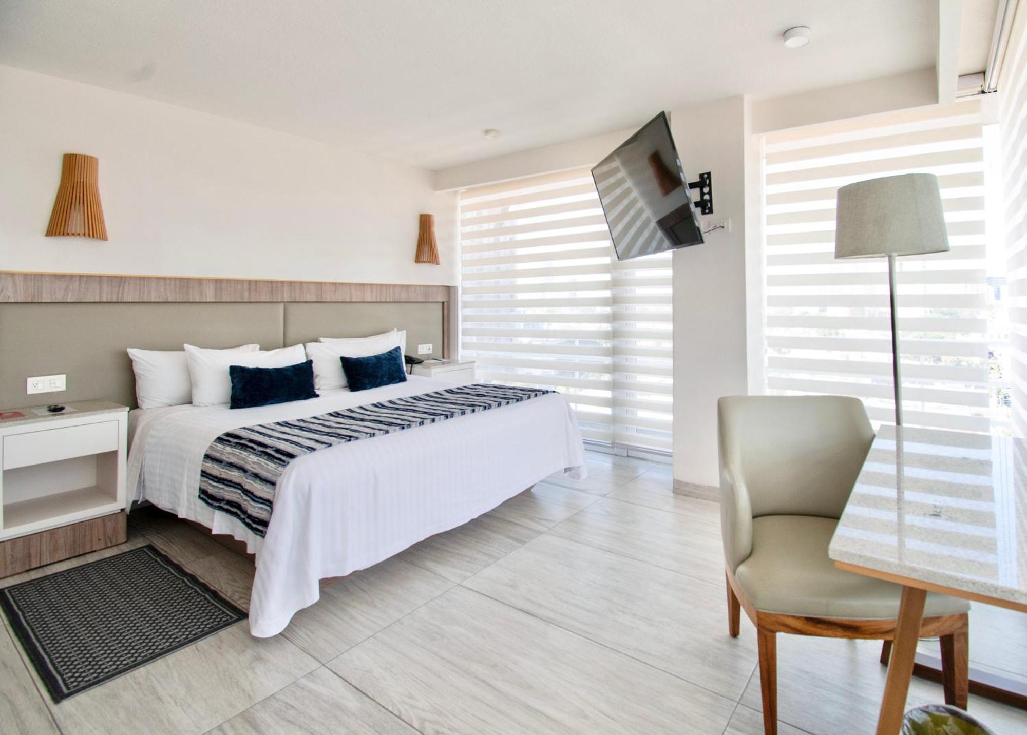 Hotel Velvet Plaza