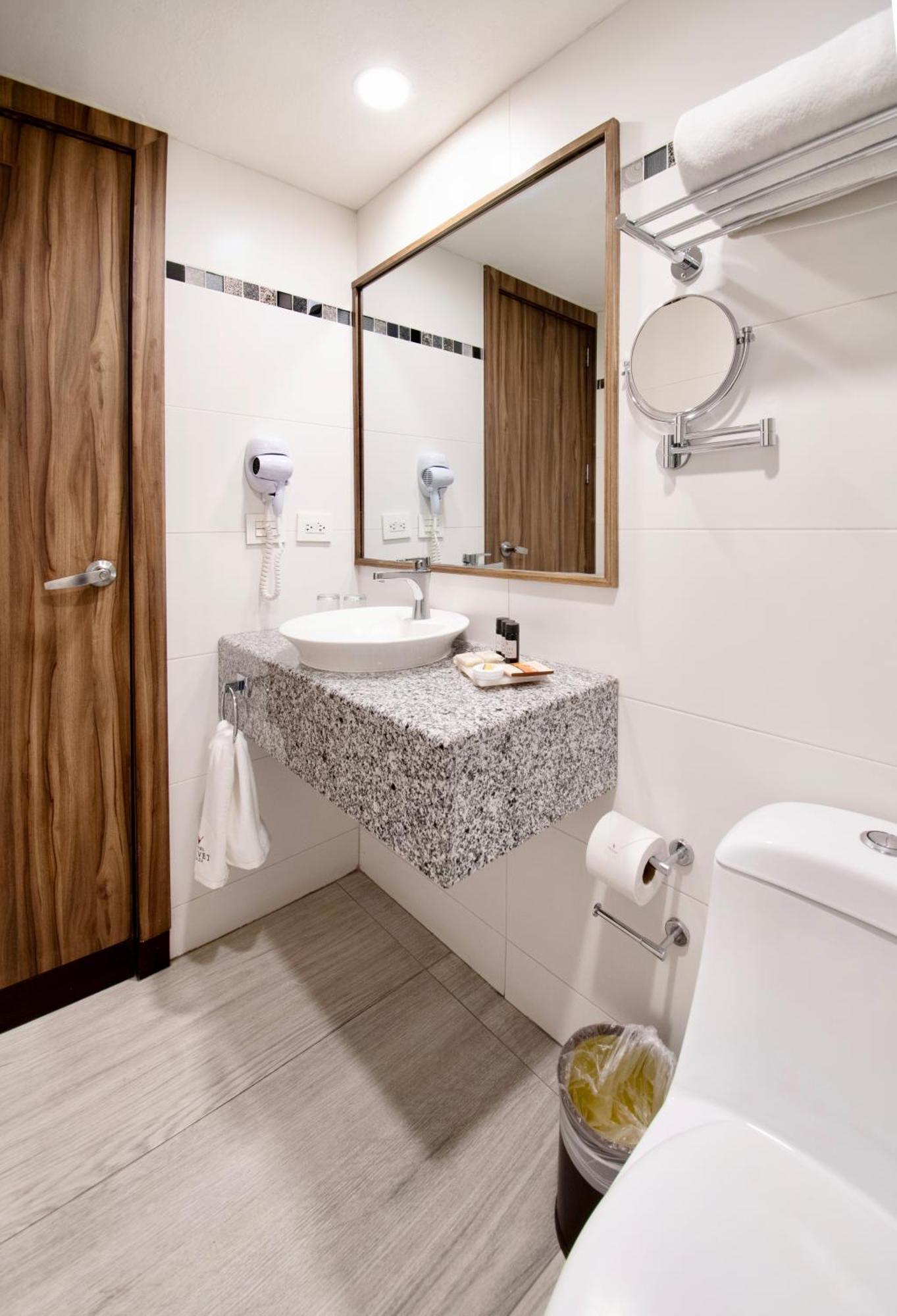Velvet Plaza 4* Guadalajara