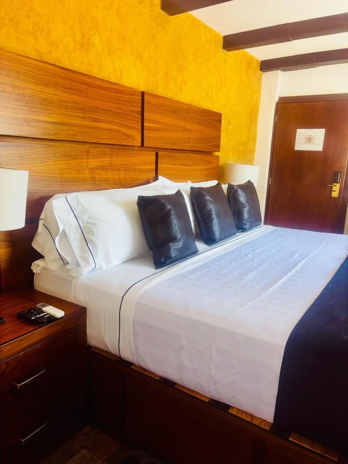 Boutique La Mansion Hotel *
