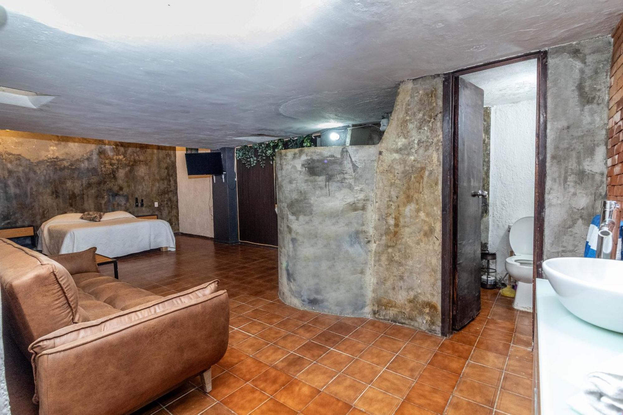 Apartment Subterranea 2p Con Hvac, Chapalita 6 *