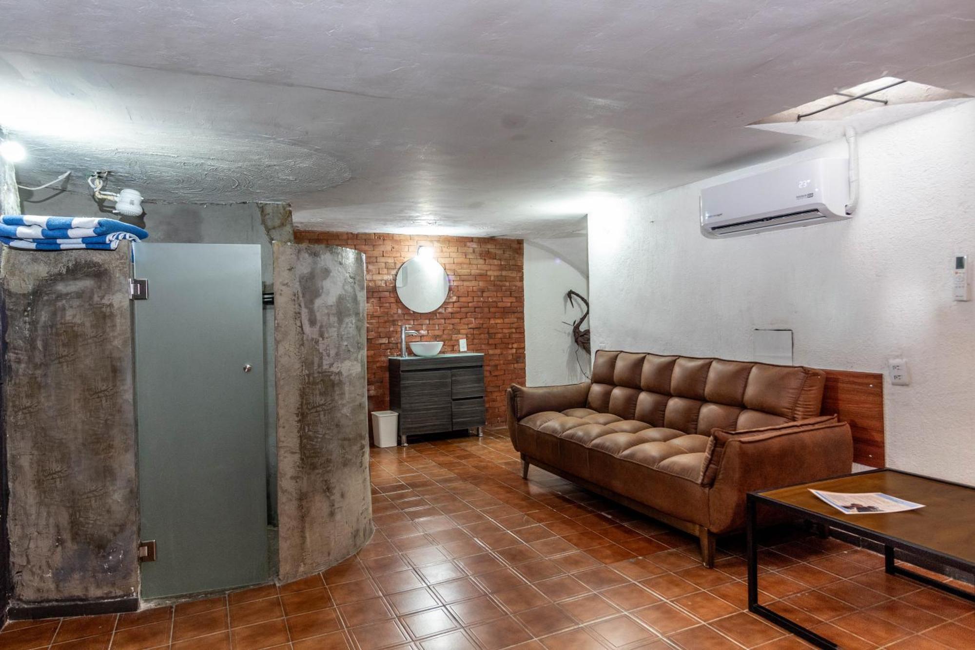 Subterranea 2p Con Hvac, Chapalita 6 Apartment