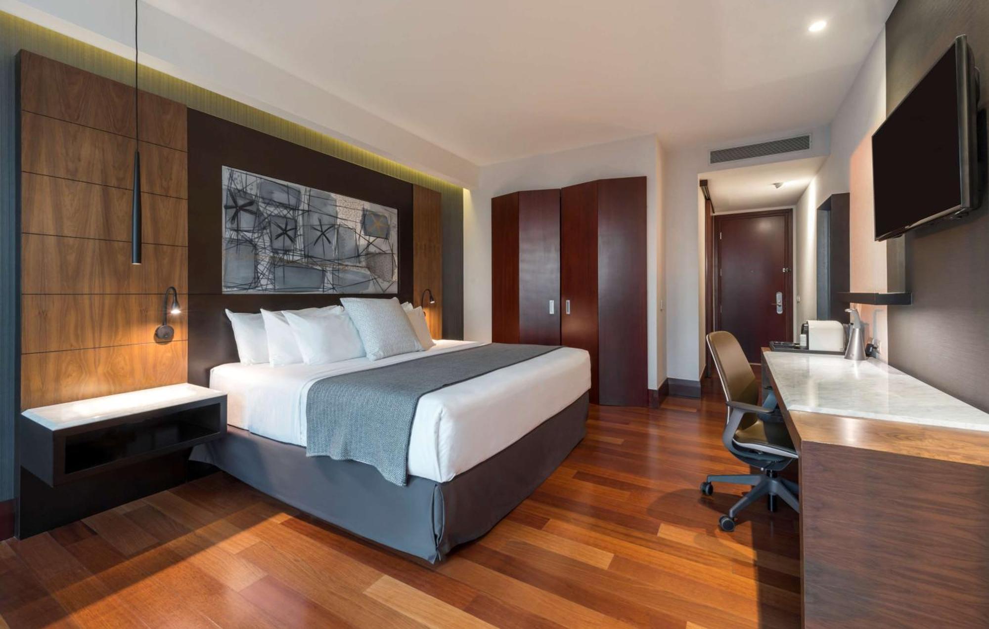 Nh Collection Providencia Hotel