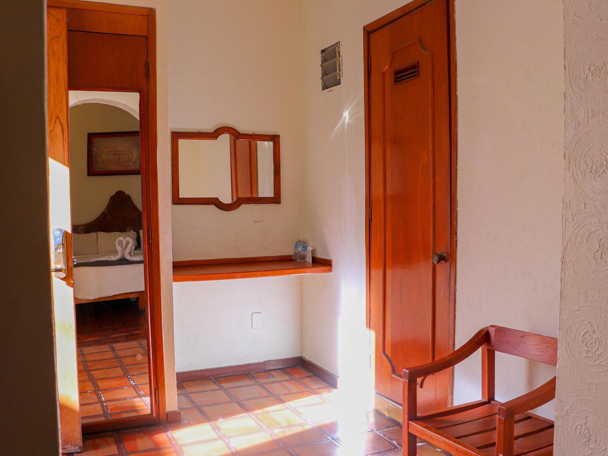 Hotel Frances 4*