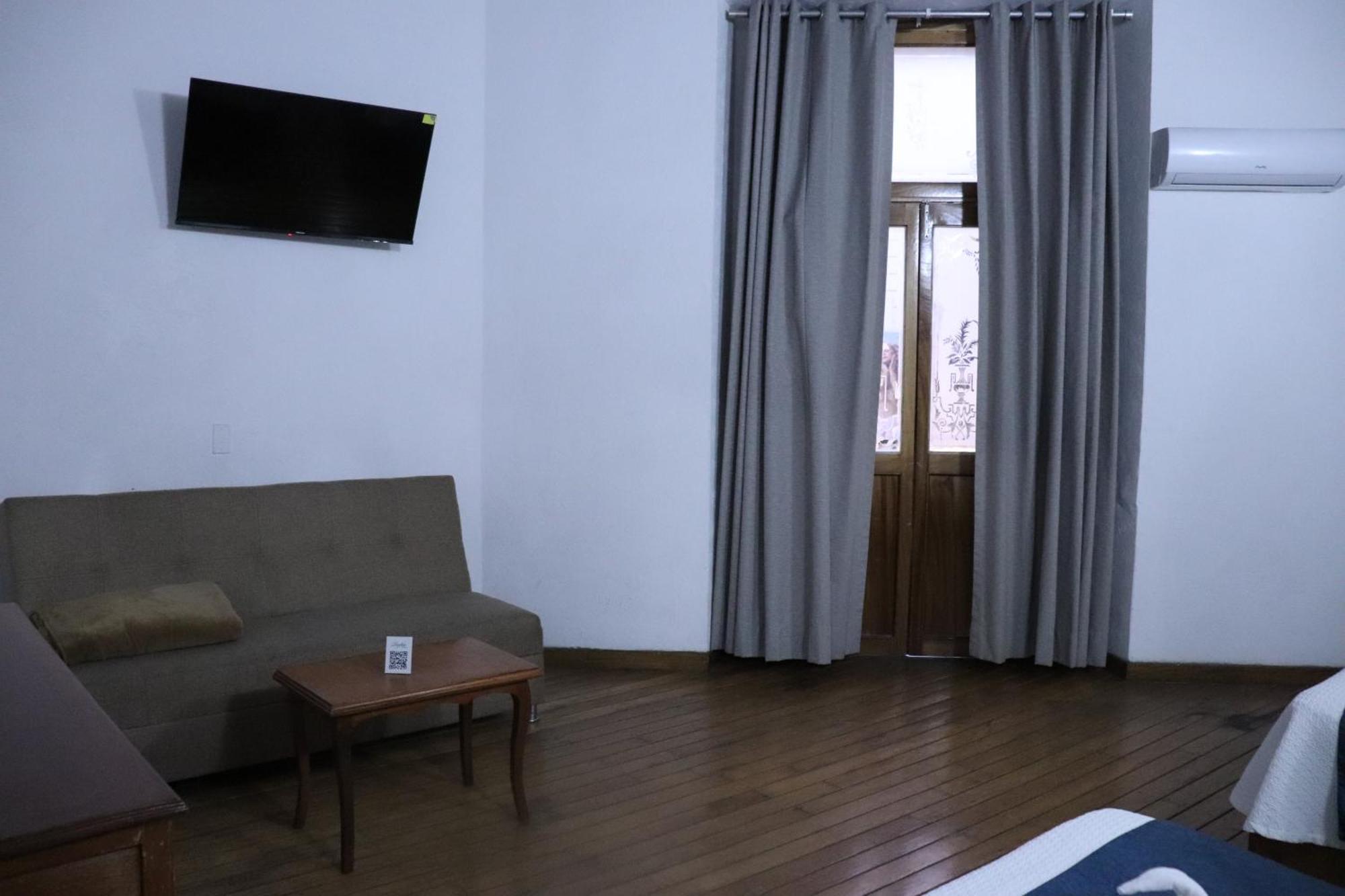 Hotel Frances 4*