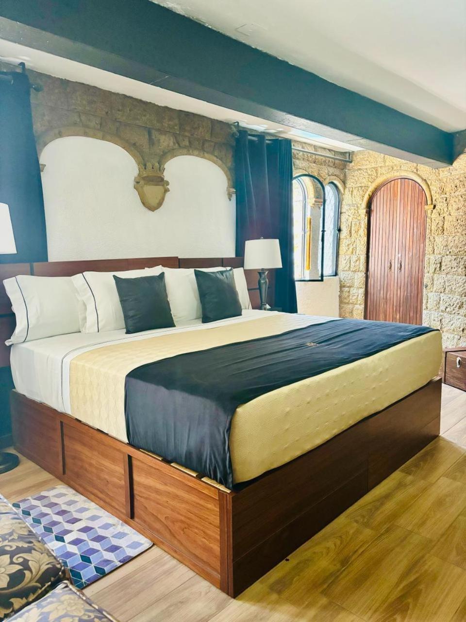 Boutique La Mansion Hotel *