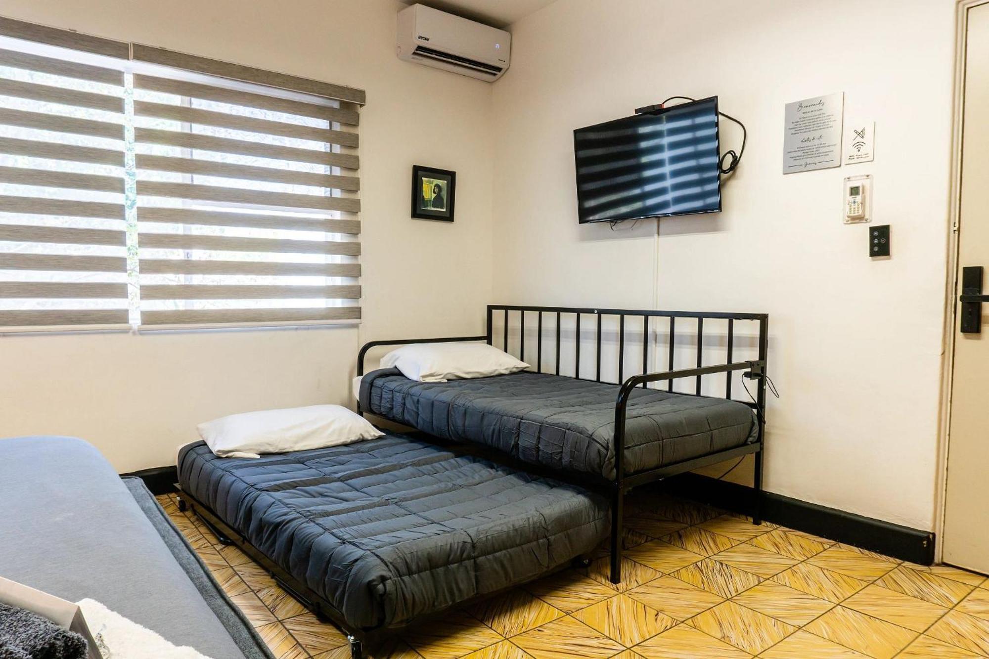 Holiday home Privadas Con Bano Propio En Zona Segura Y Centrica De Guadalajara. *