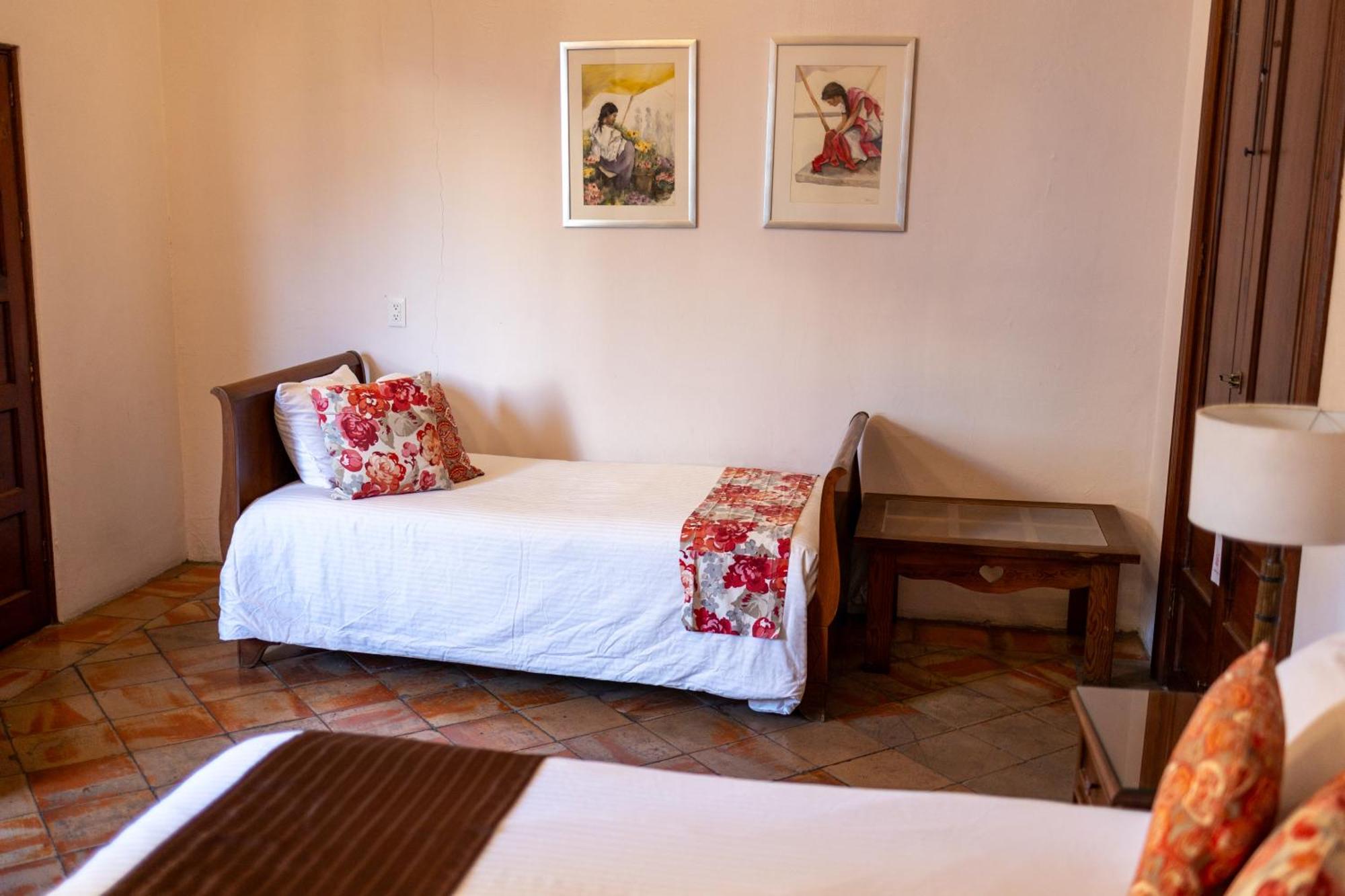 Casa Araiza Guest house *