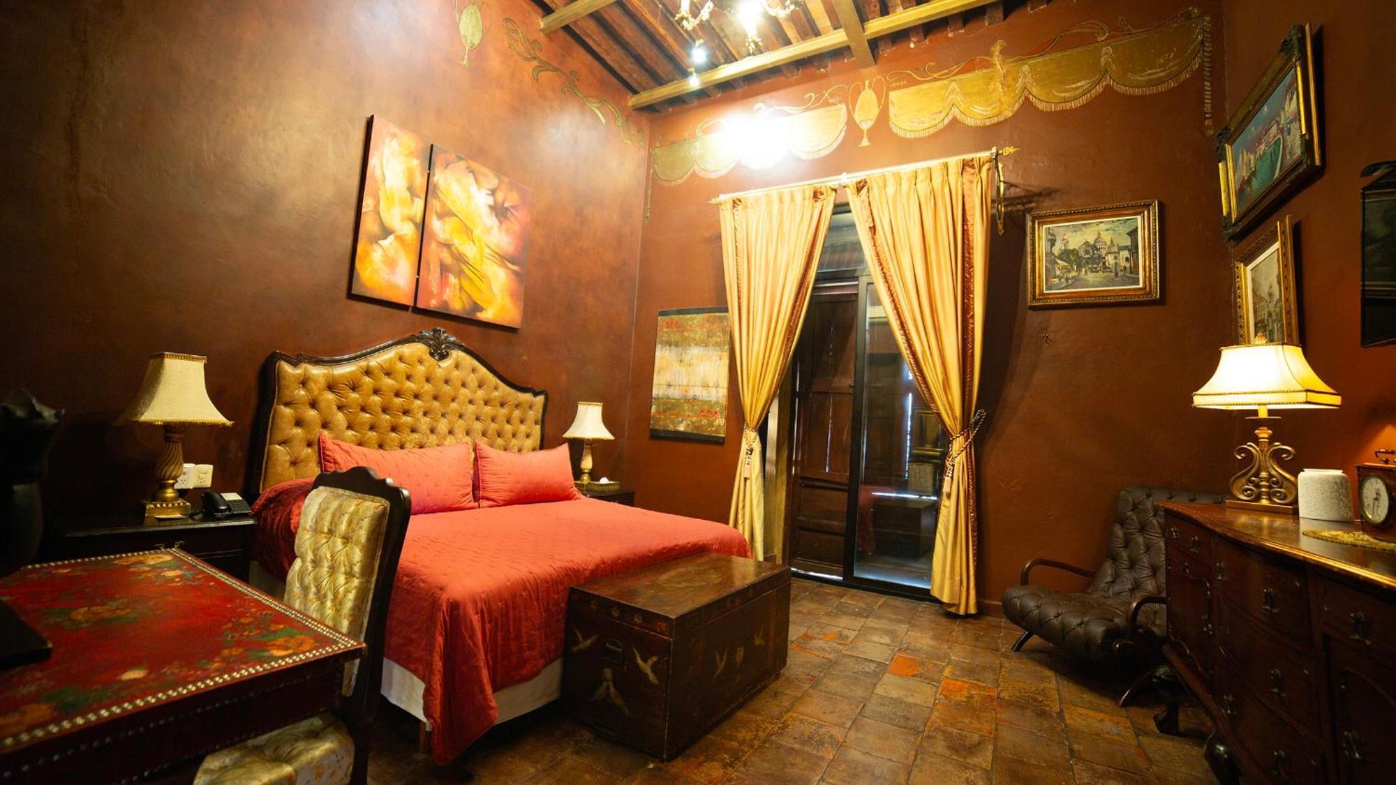 Casa Pedro Loza Hotel 4*