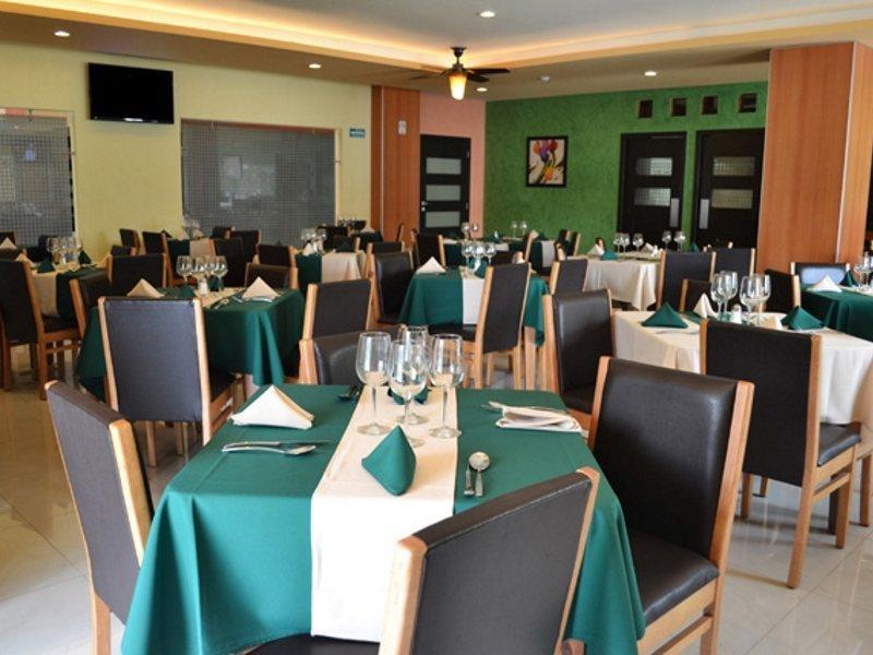 Hostalia Expo & Business Class 4* Guadalajara
