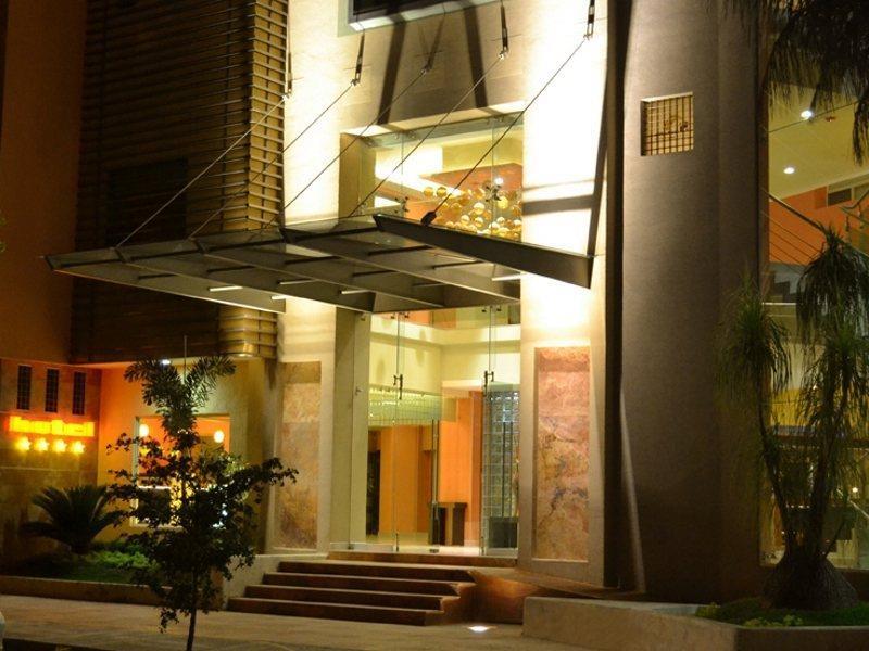 Hostalia Expo & Business Class 4*