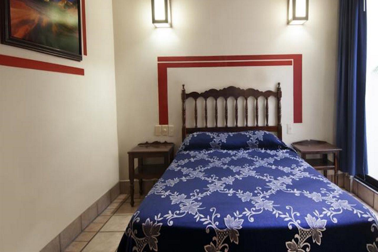 Arboledas Industrial Hotel 3*