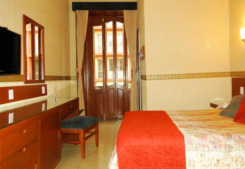 Regis Hotel 3*