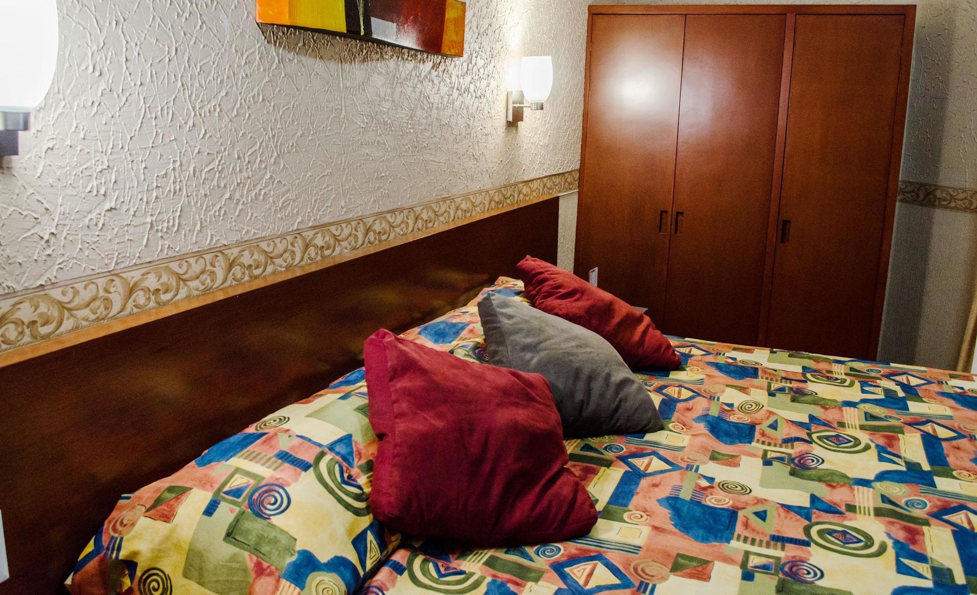 Regis Hotel