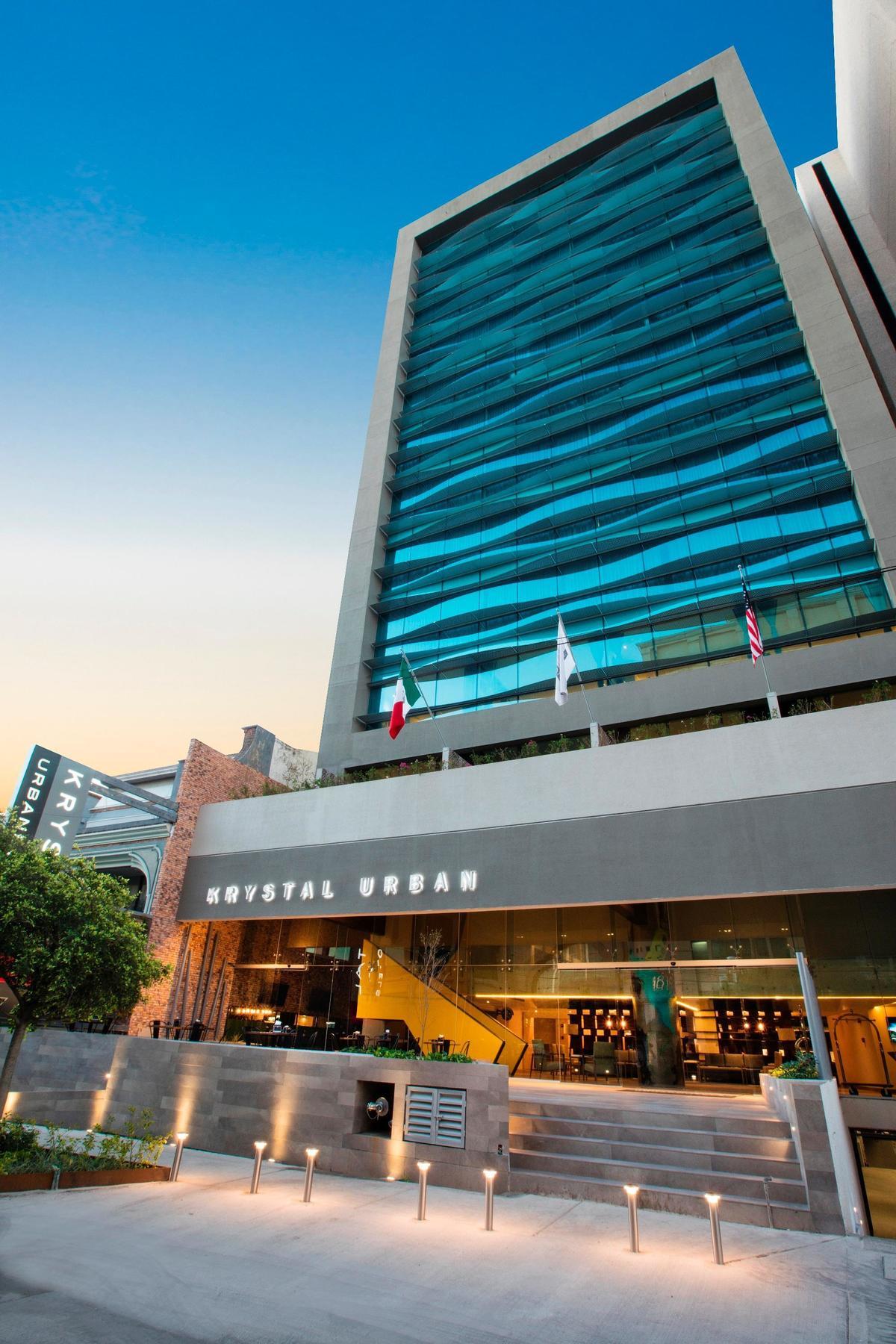 Krystal Urban 4*