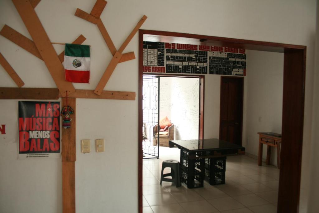 Hostel Lion *