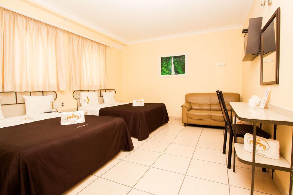 Hotel Plaza Bandera 2*