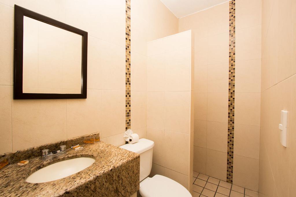 Hotel Plaza Bandera 2*