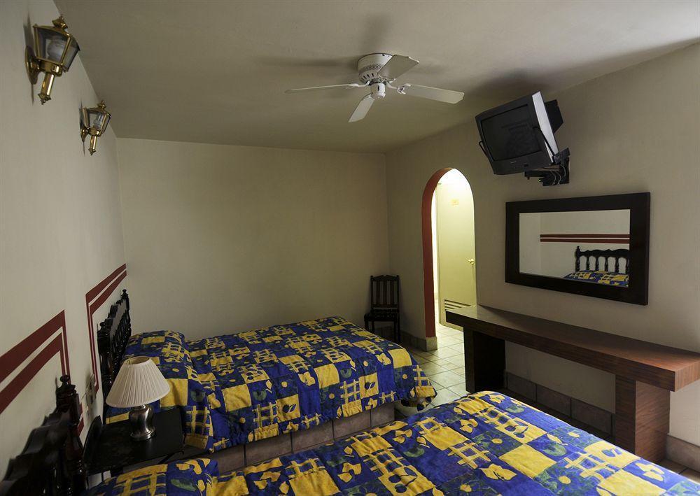 Arboledas Industrial Hotel 3*