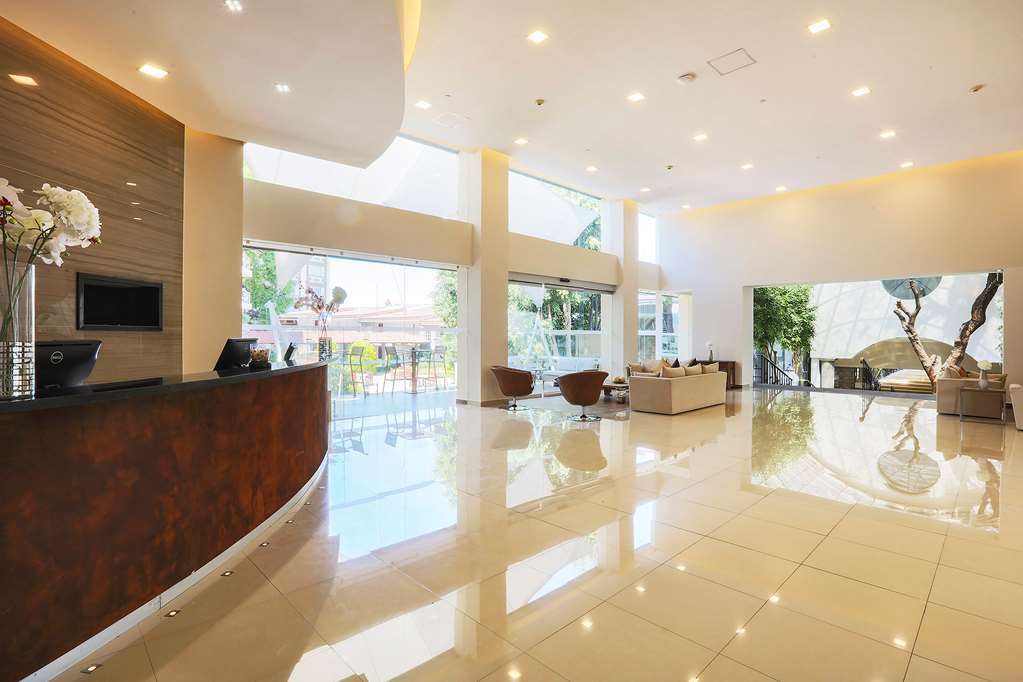 Krystal Urban 4*