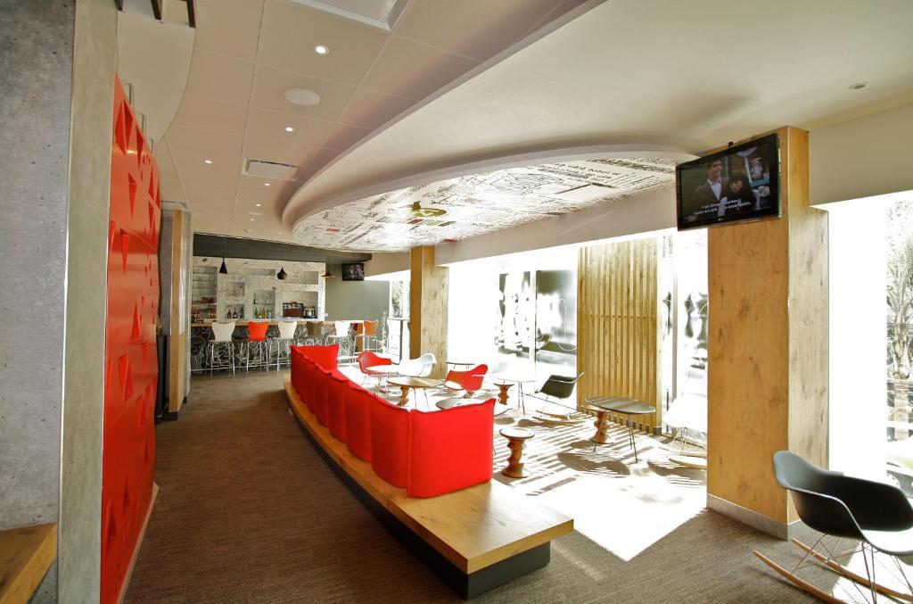Ibis Expo Hotel 3*