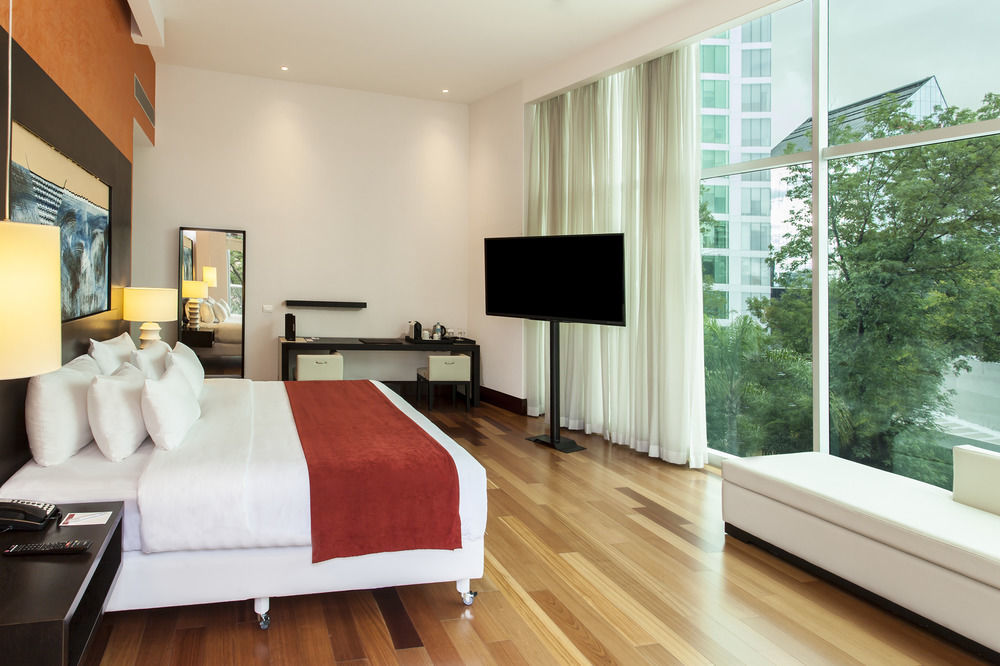 Hotel Nh Collection Providencia 5*