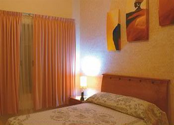 Residencia Los Angeles 3*