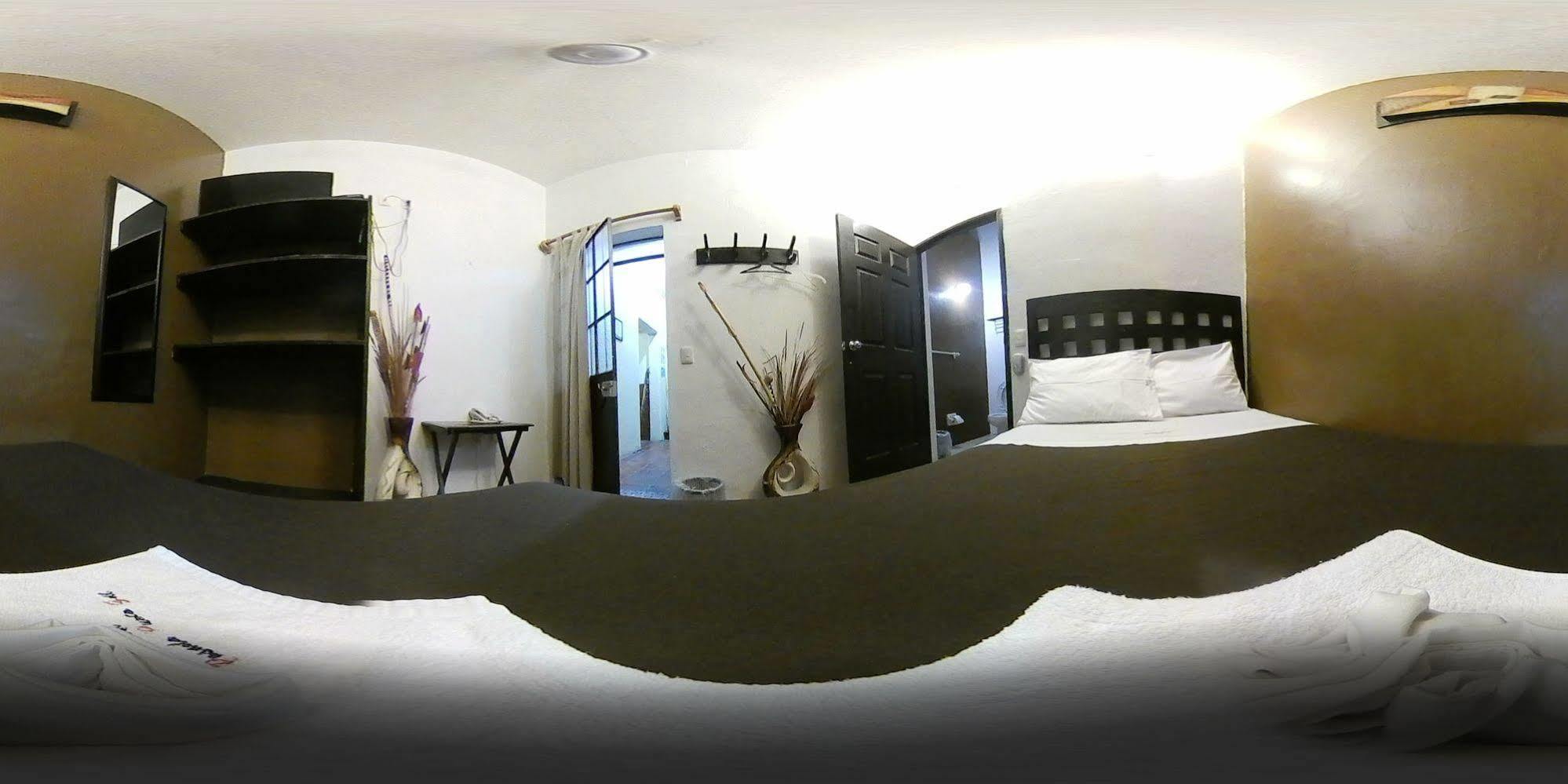 Hotel Punto 2*