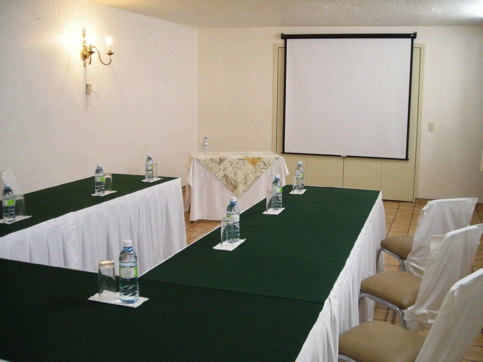 Isabel Hotel Guadalajara